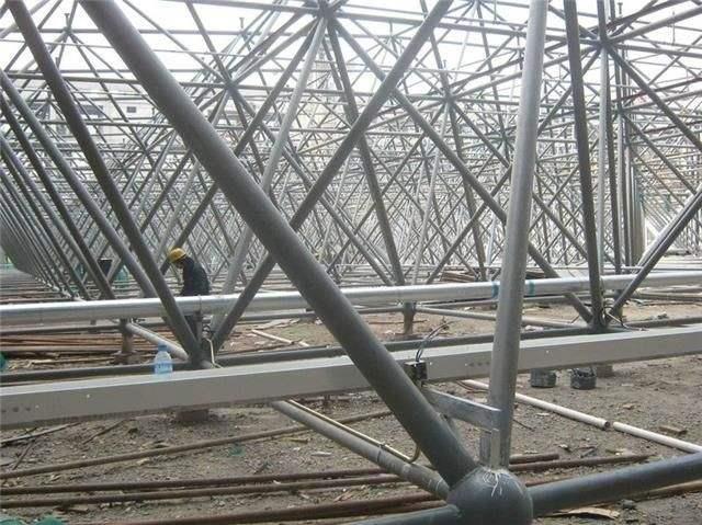 额尔古纳盘点螺栓球网架对选材方面的4点要求